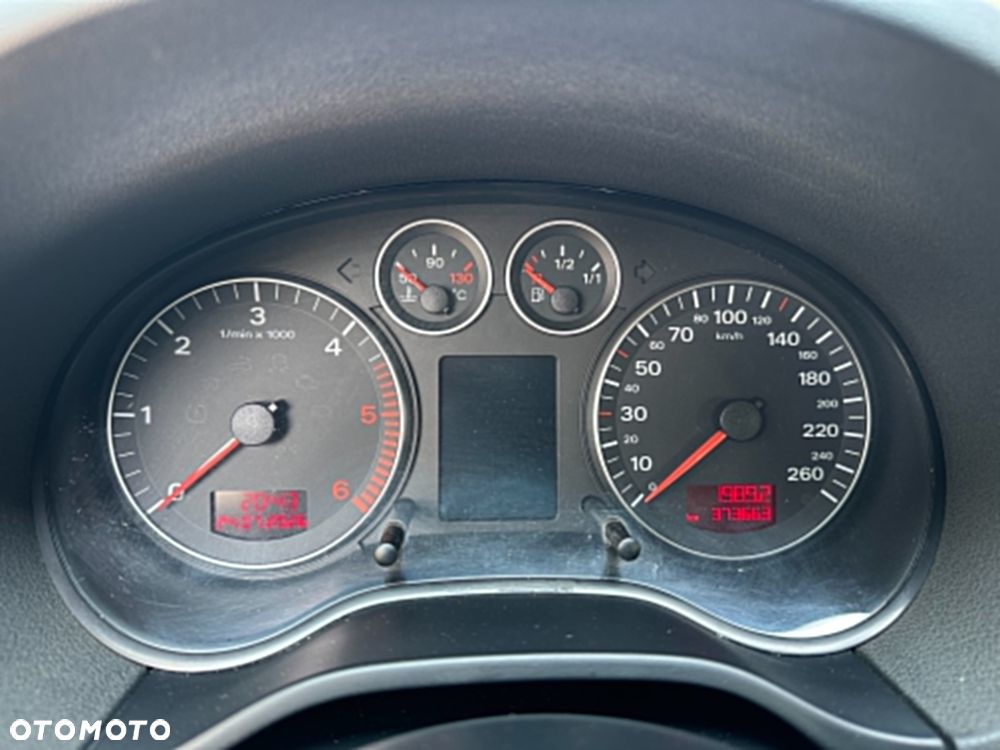 Audi A3 Sportback 2.0 TDI DPF Ambiente - 8