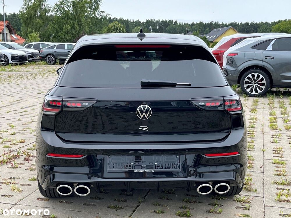 Volkswagen Golf - 6