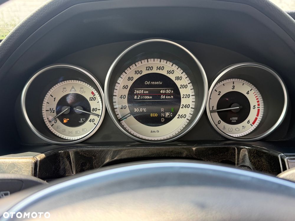 Mercedes-Benz Klasa E 250 CDI DPF BlueEFFICIENCY 7G-TRONIC Elegance - 23