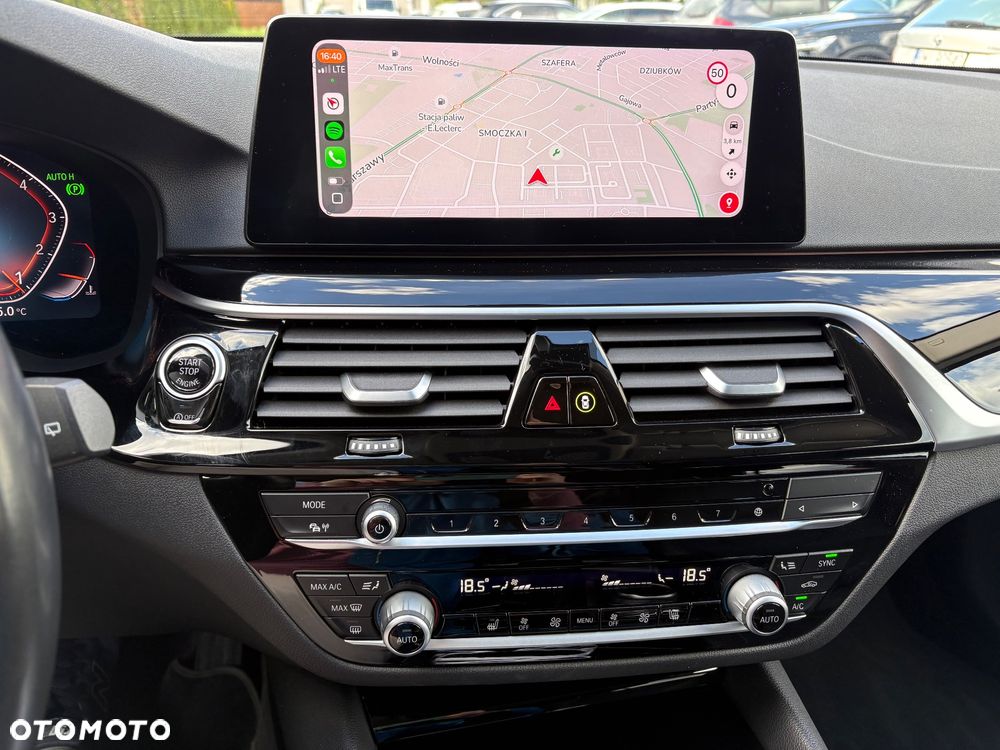 BMW Seria 5 520i Sport Line - 14