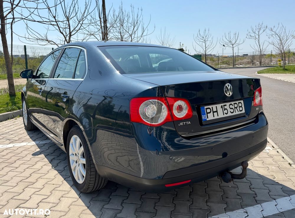 Volkswagen Jetta 1.9 TDI Comfortline - 4
