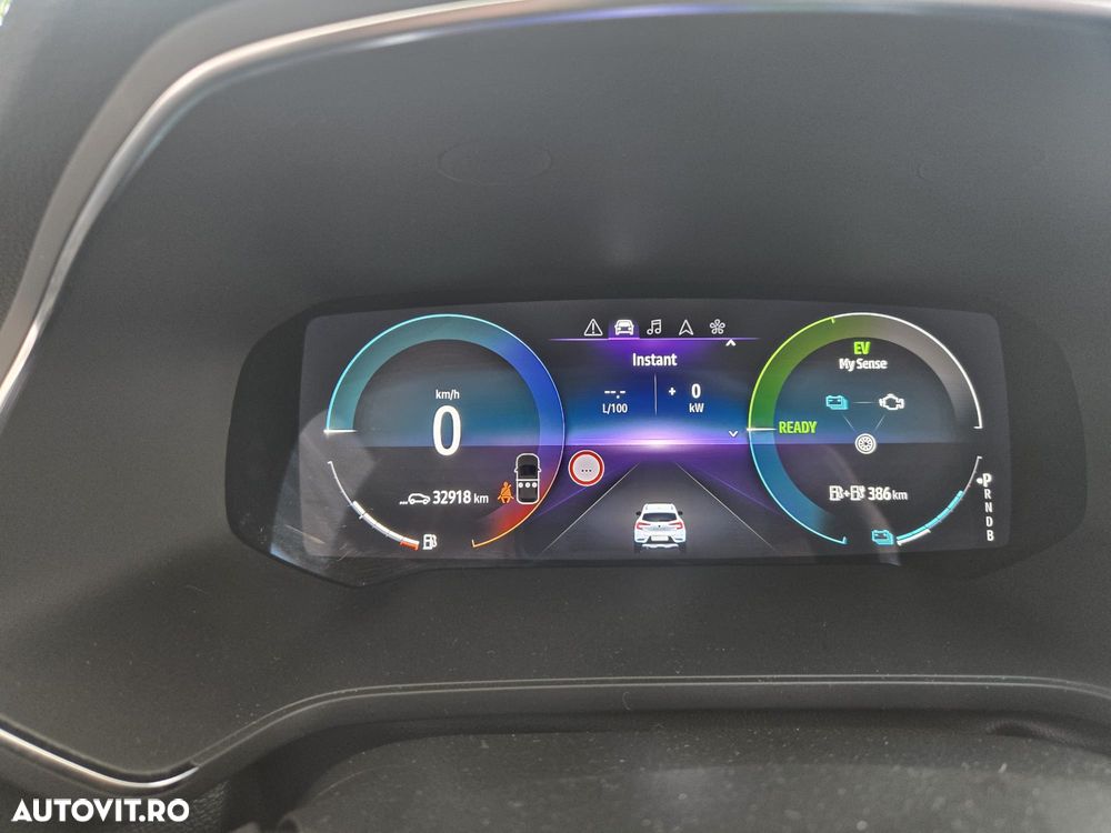 Renault Captur PHEV 160 Techno - 14