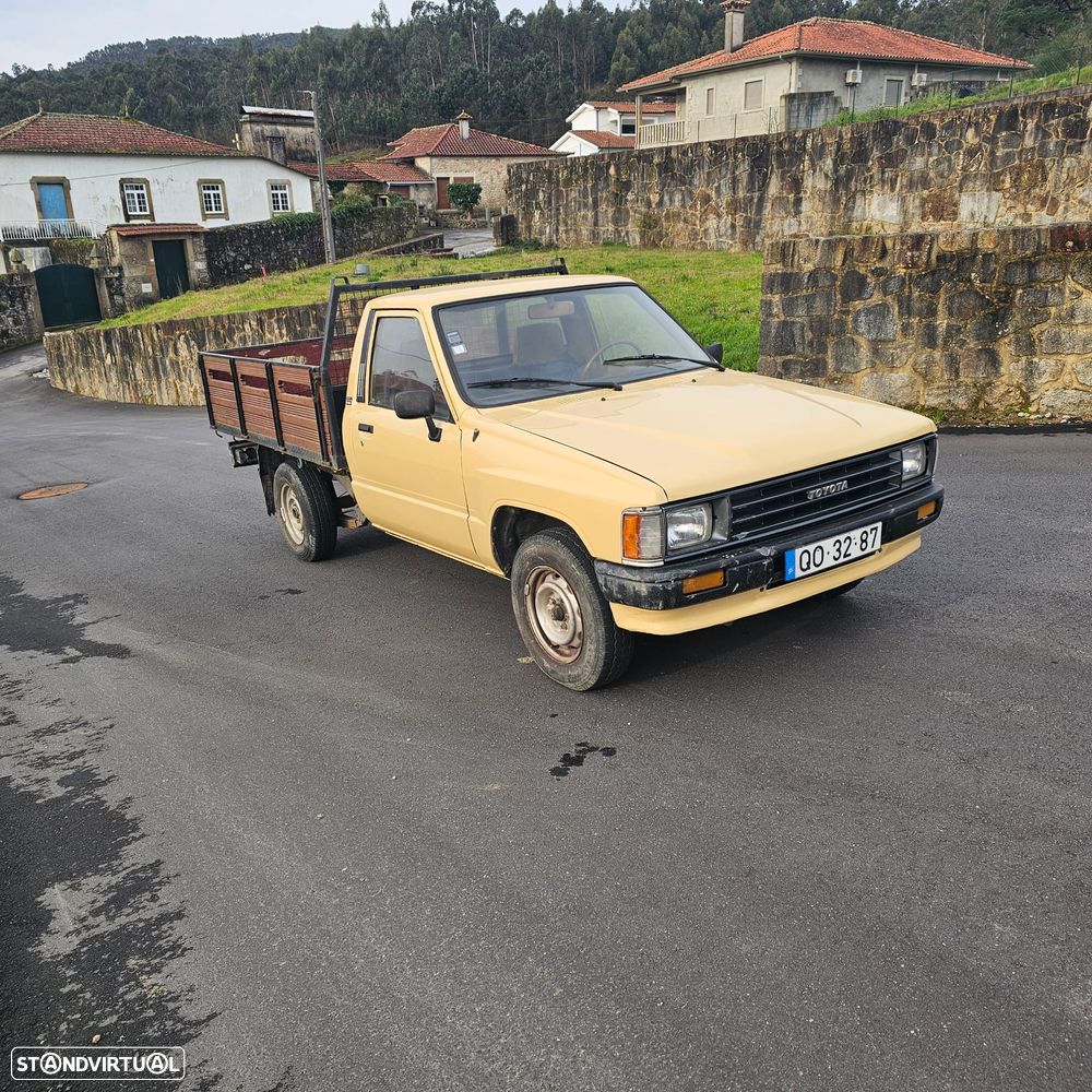 Toyota Hilux - 3