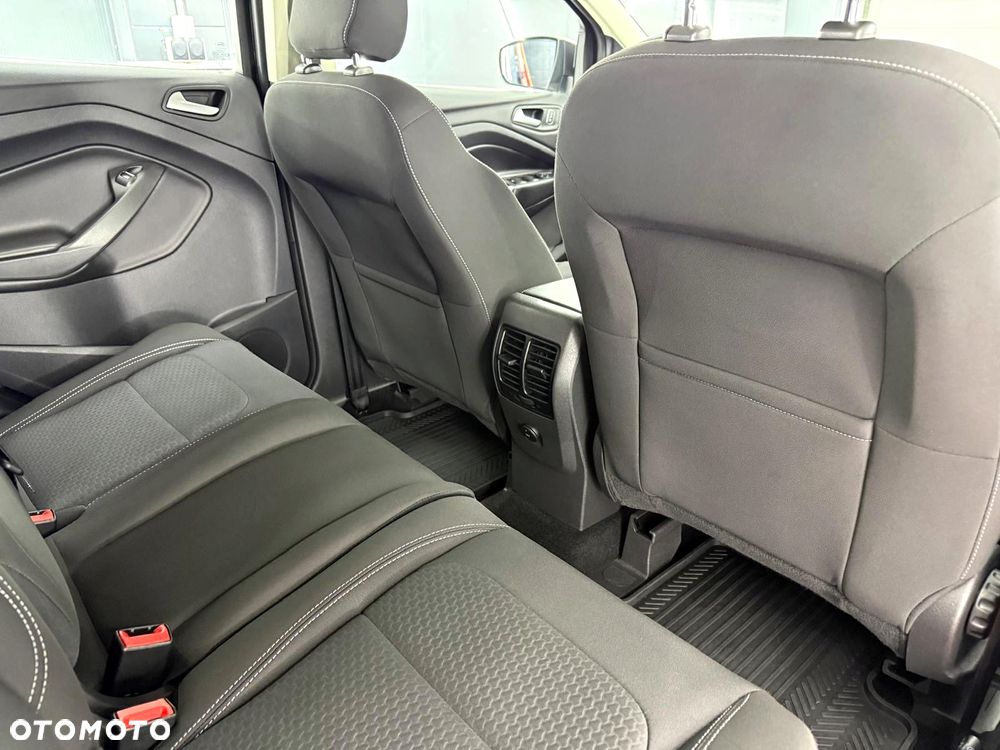 Ford Kuga 1.5 EcoBoost 2x4 Titanium - 30