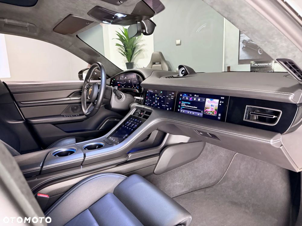 Porsche Taycan - 29