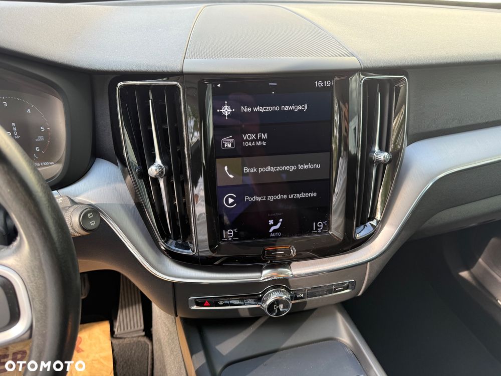 Volvo XC 60 D4 SCR Momentum - 22