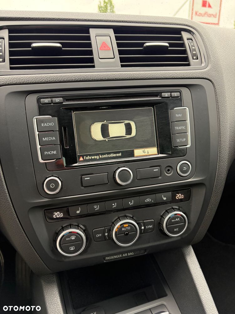 Volkswagen Jetta 1.4 TSI DSG Match - 13