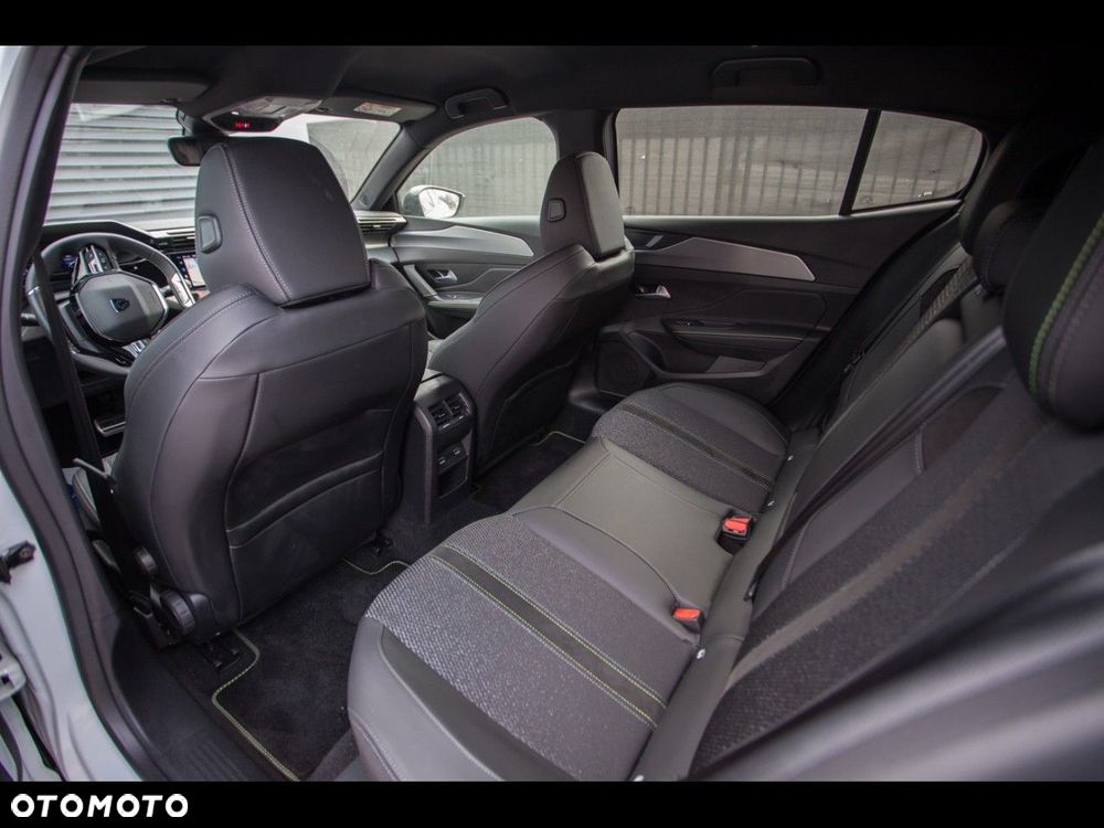 Peugeot 408 1.6 Plug-In Hybrid 225 Allure EAT8 - 24