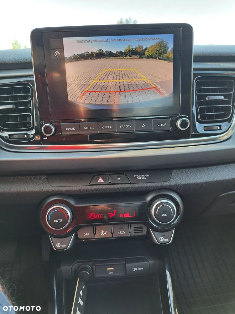 Kia Rio 1.2 L - 9