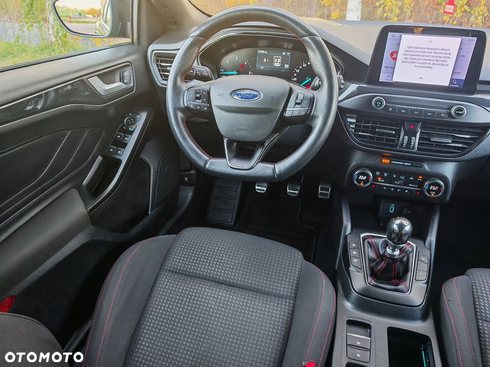Ford Focus 1.5 EcoBlue Start-Stopp-System ST-LINE X - 17