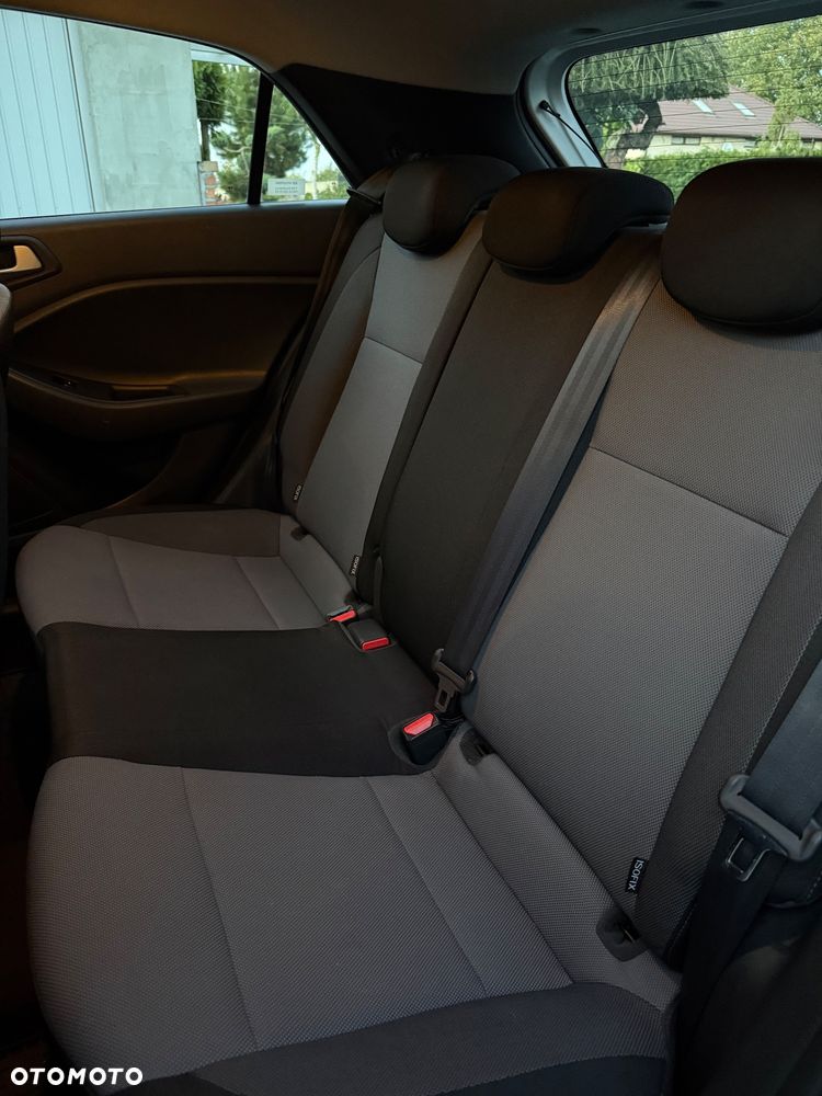 Hyundai i20 1.2 BlueDrive Elegant - 13