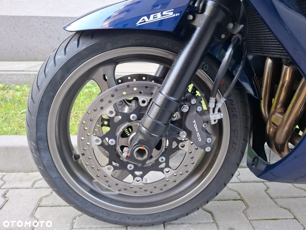Suzuki GSX - 16
