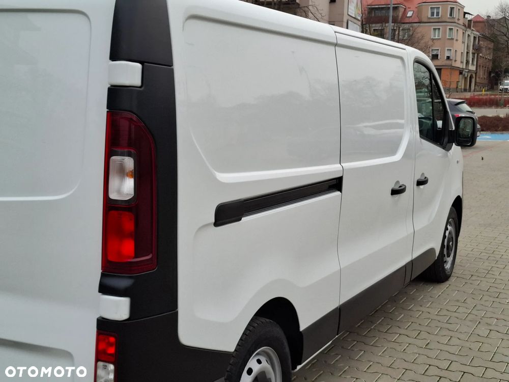 Renault Trafic 2017 LONG 1.6DCI 125KM KLIMA 3OSOBOWY - 11