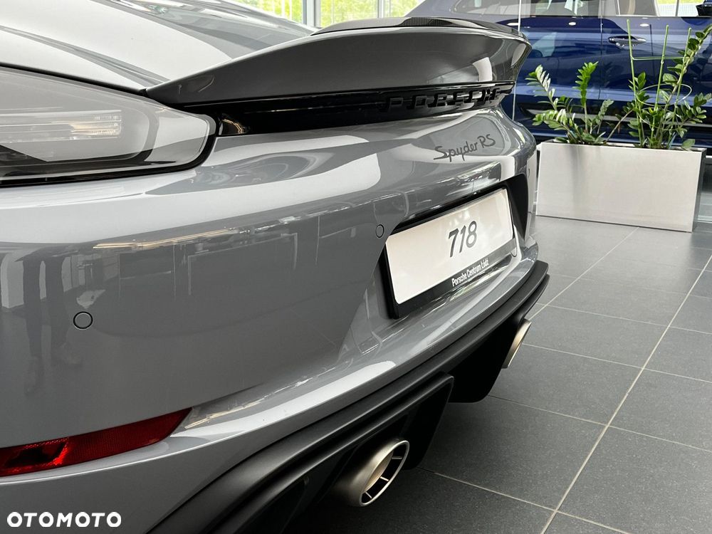 Porsche 718 Spyder - 5