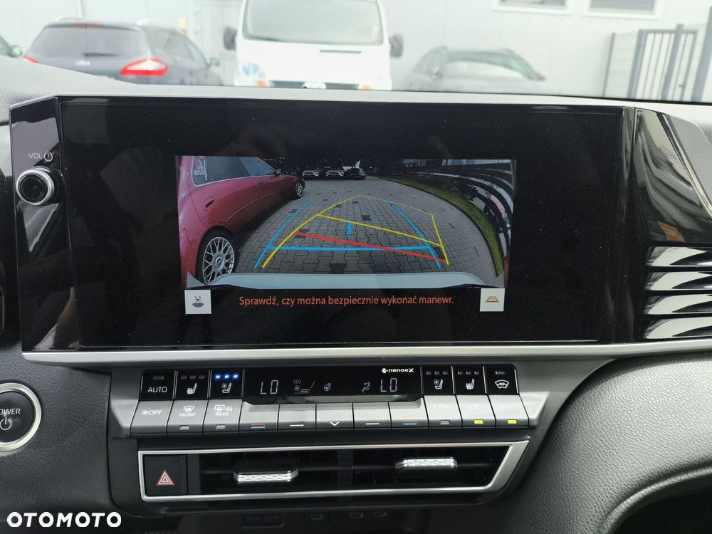 Toyota Camry - 18