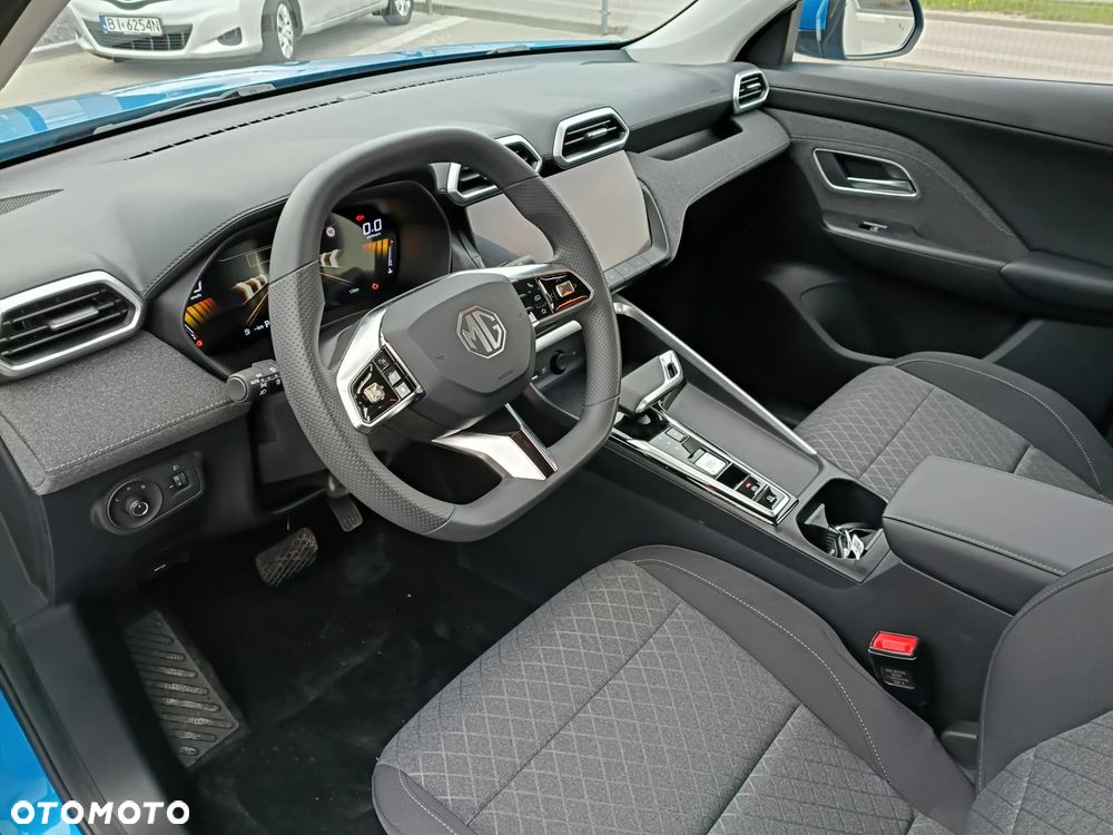 MG ZS Hybrid+ Standard - 10