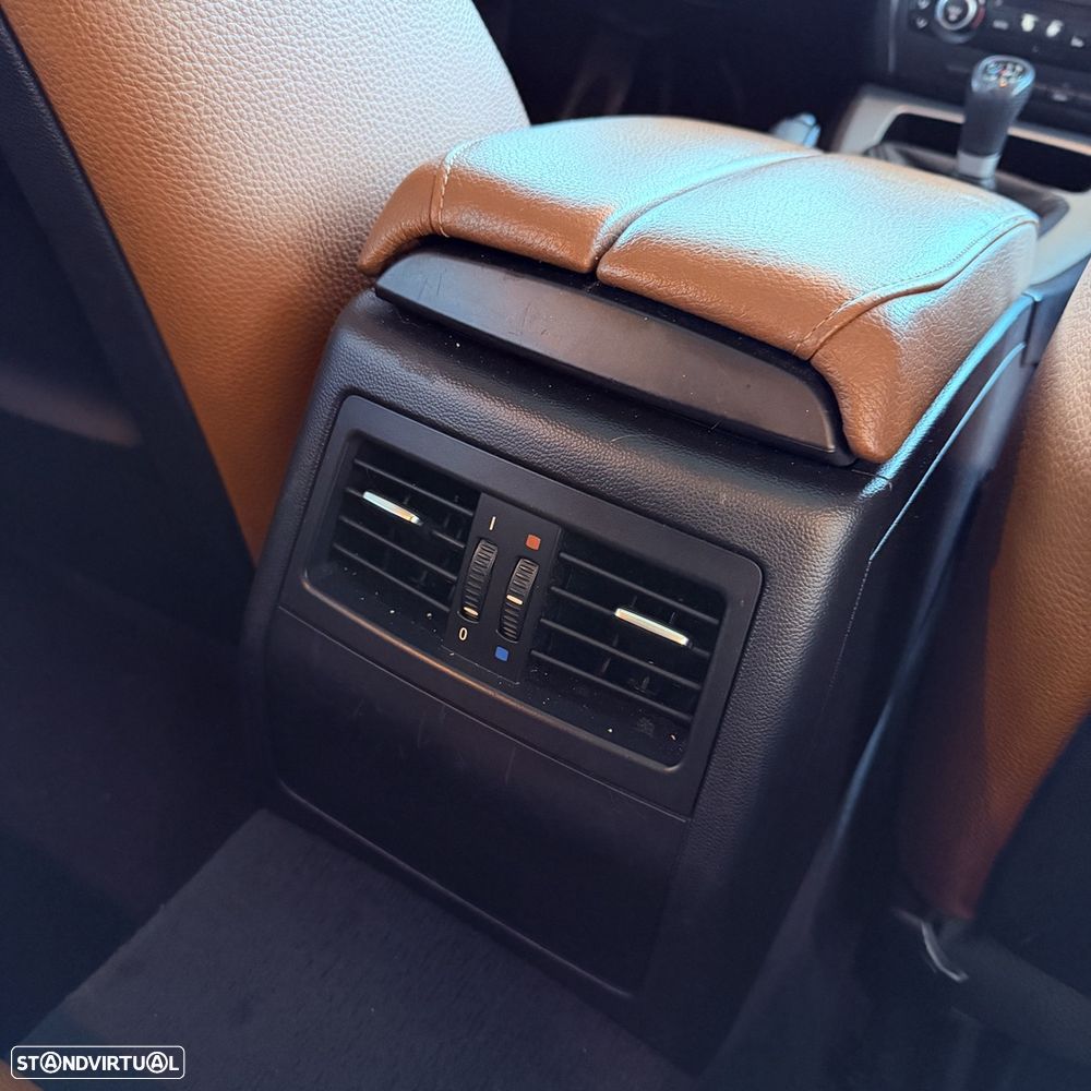 BMW 320 d Pack M - 25