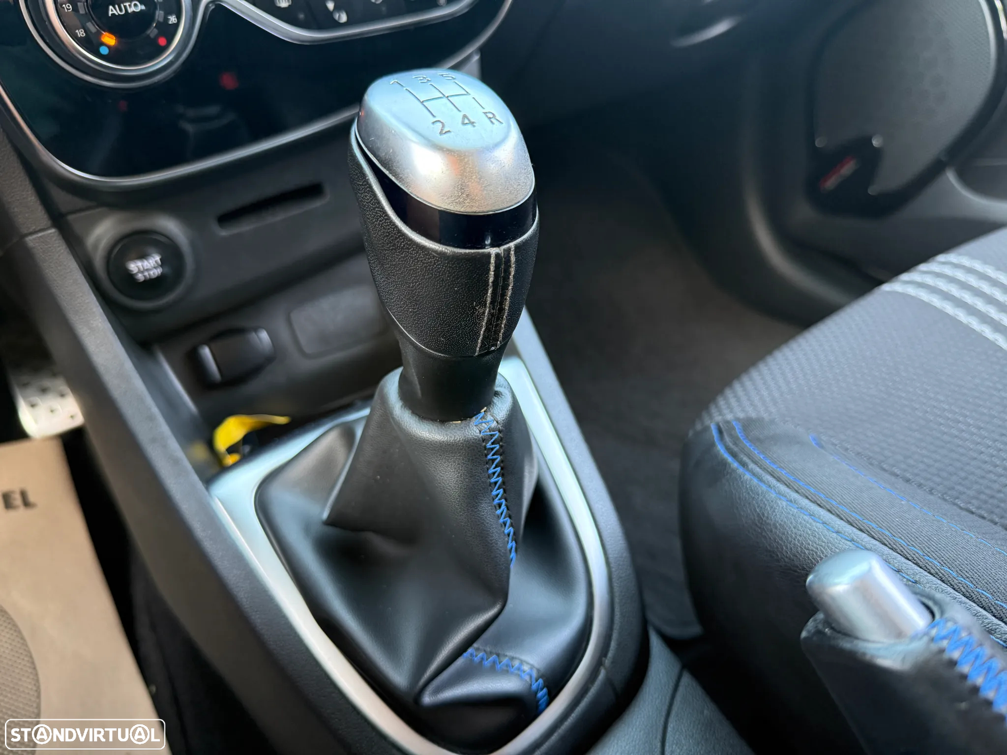 Renault Clio Sport Tourer 1.5 dCi GT Line - 33