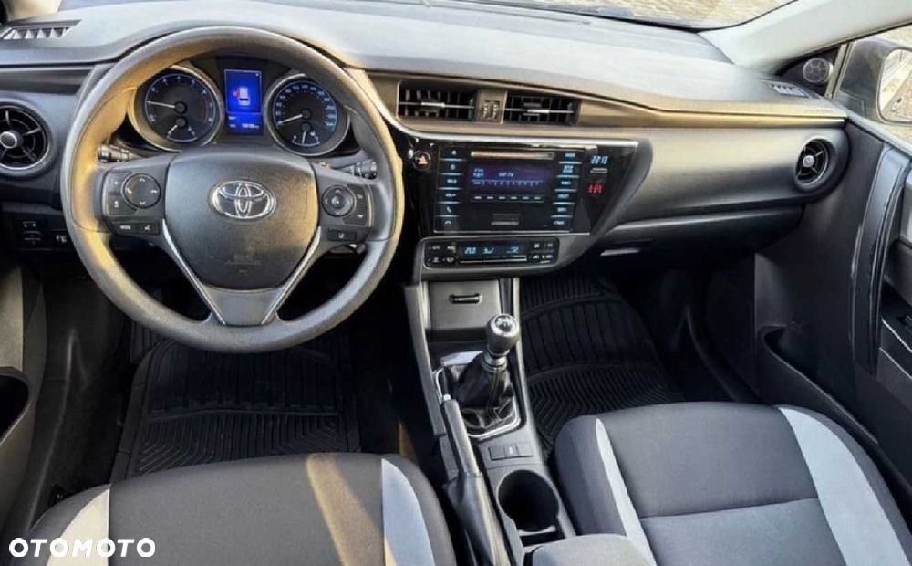Toyota Auris - 5