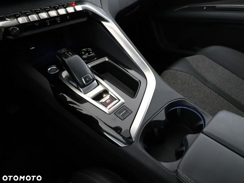 Peugeot 3008 PureTech 130 Stop & Start GPF EAT8 Allure Business-Paket - 32