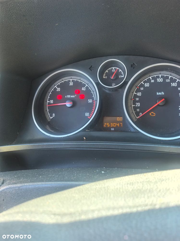 Opel Zafira 1.9 CDTI Essentia - 4