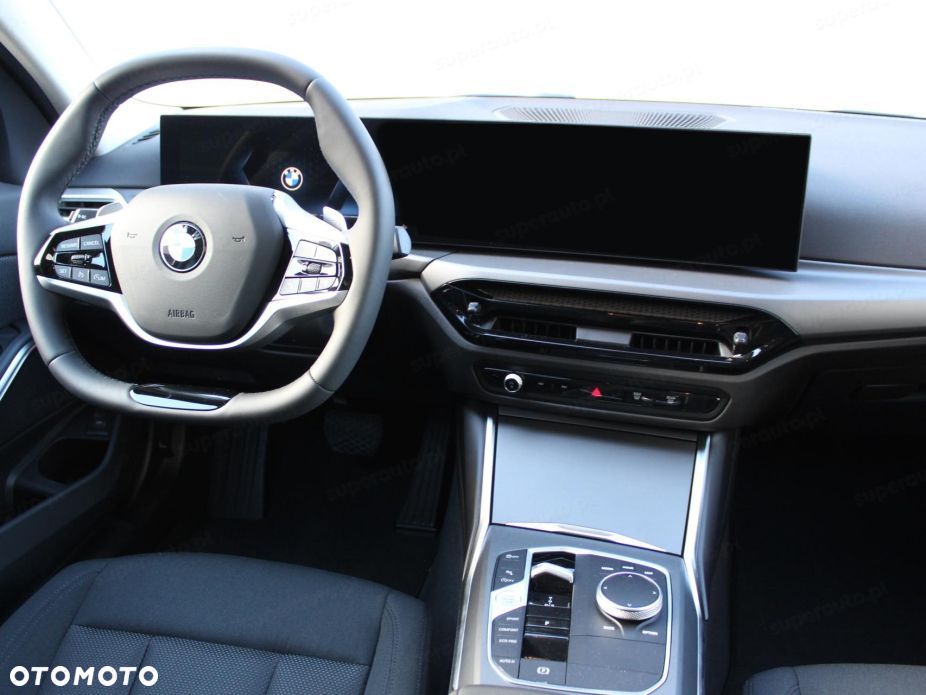 BMW Seria 3 320i xDrive - 11