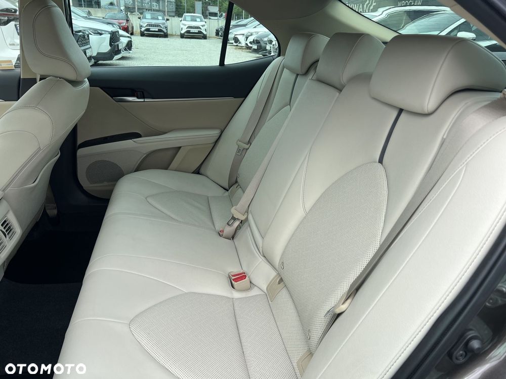 Toyota Camry 2.5 Hybrid Executive CVT - 14