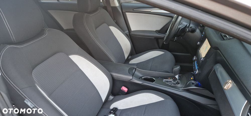 Toyota Avensis 1.8 Prestige MS - 25