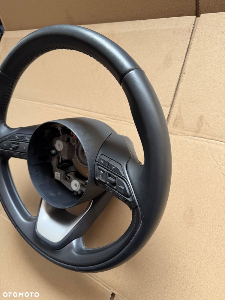 TOYOTA YARIS IV KIEROWNICA MULTIFUNKCJA 20- Jak nowa - 4