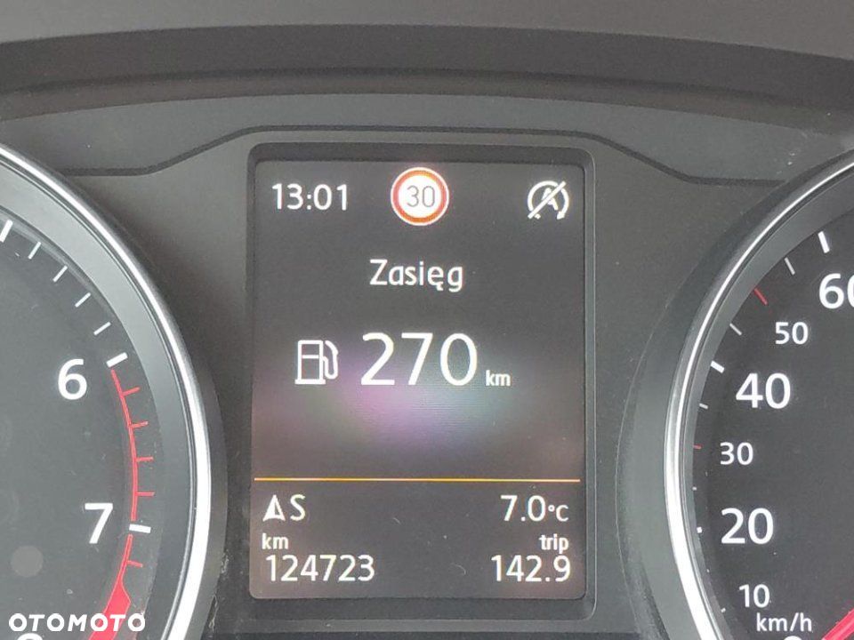 Volkswagen Passat - 26