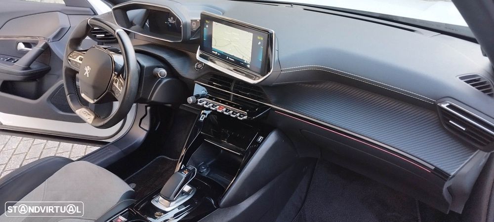 Peugeot e-2008 50 kWh GT - 11