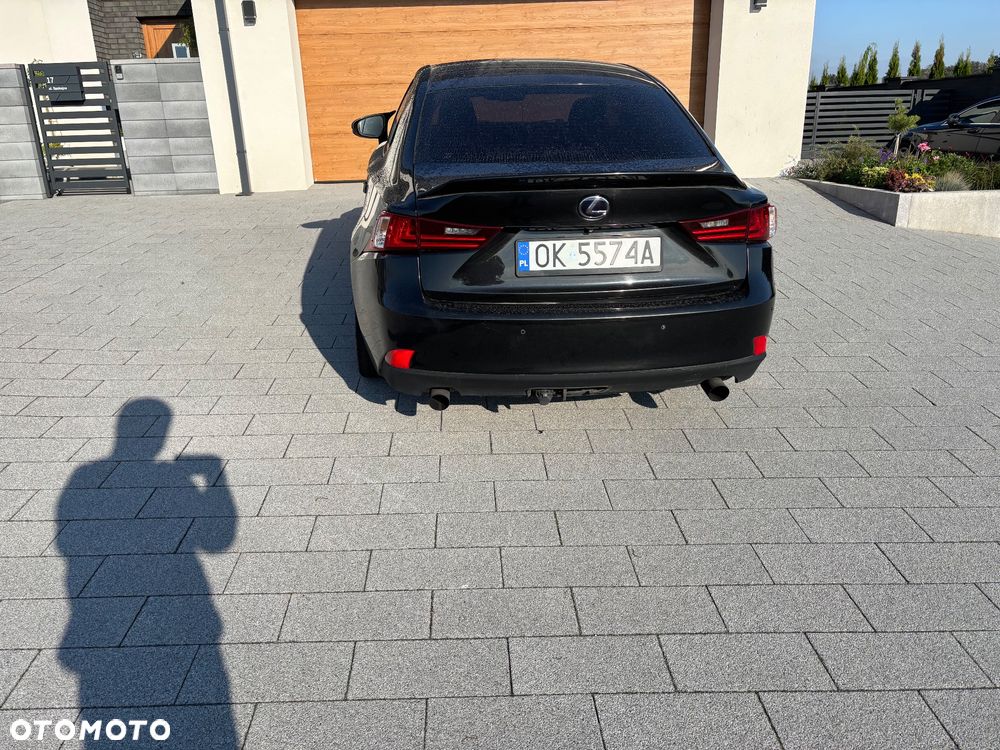 Lexus IS ver-300h-f-impression - 12