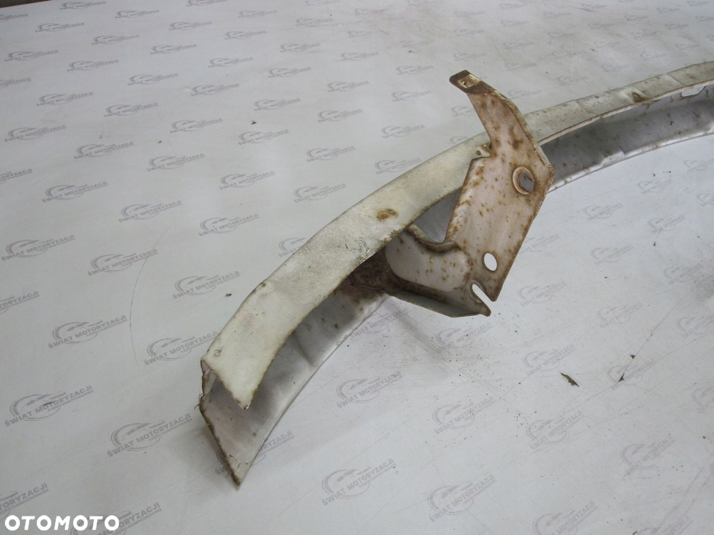 NISSAN VANETTE E 02r belka zderzaka tył - 5