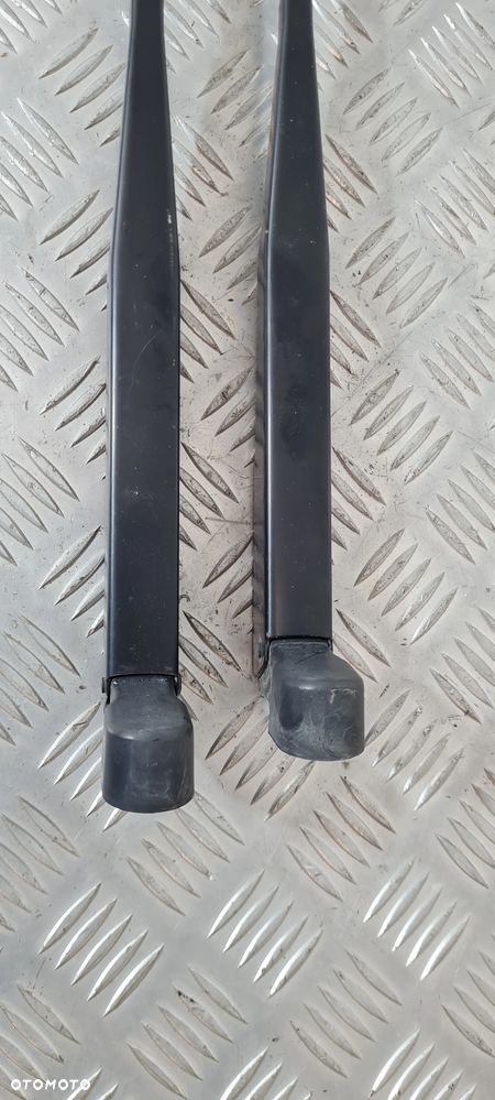 Nissan Terrano II Ramiona Wycieraczek Przód - 2