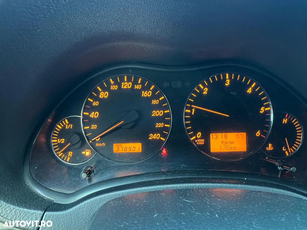 Toyota Avensis 2.0 D-4D Station Luna - 7