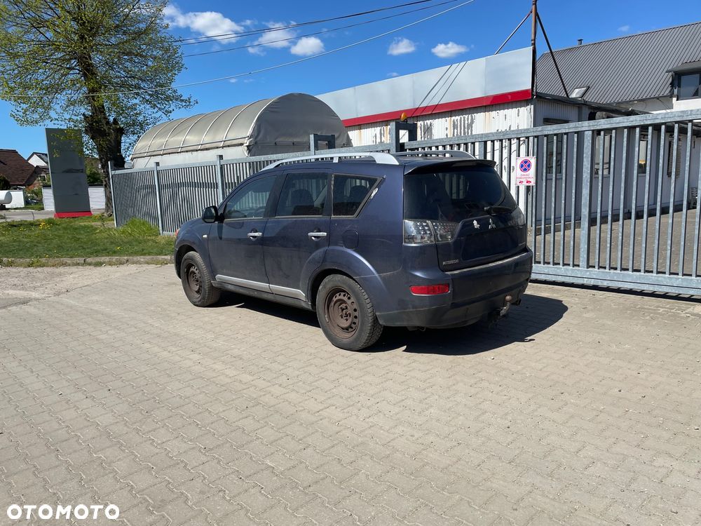 Mitsubishi Outlander 2.4 4WD CVT Intense - 3