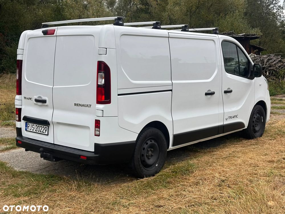 Renault Trafic L1H1 1.6 diesel 145kM, manual, 2016 rok WEBASTO, BAGAŻNIK DACHOWY THULE, KAMERA COFANIA, HAK, CZUJNIKI PARKOWANIA, DRZWI PRZESUWNE Z OBU STRON! - 11