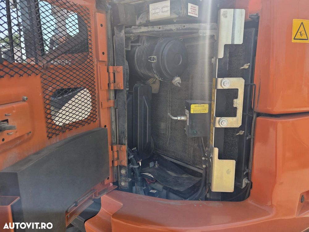 Hitachi ZX85, 8,65 tone, Ad sapare 5m, 2022, 2.427 ore, CUPLA RAPIDA HIDRAULICA+3 CUPE NOI, inst picon pe brate, latime 2,2m, senile cauciuc 90% ok, aer conditionat, computer, reviziile efectuate, ridica aprx 4 tone, leasing 4 ani, CA NOU-PROMOTIE 62.900 EUR - 23