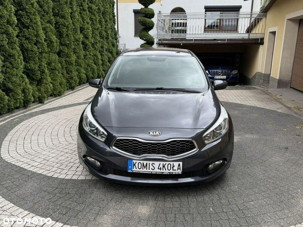 Kia Ceed - 9