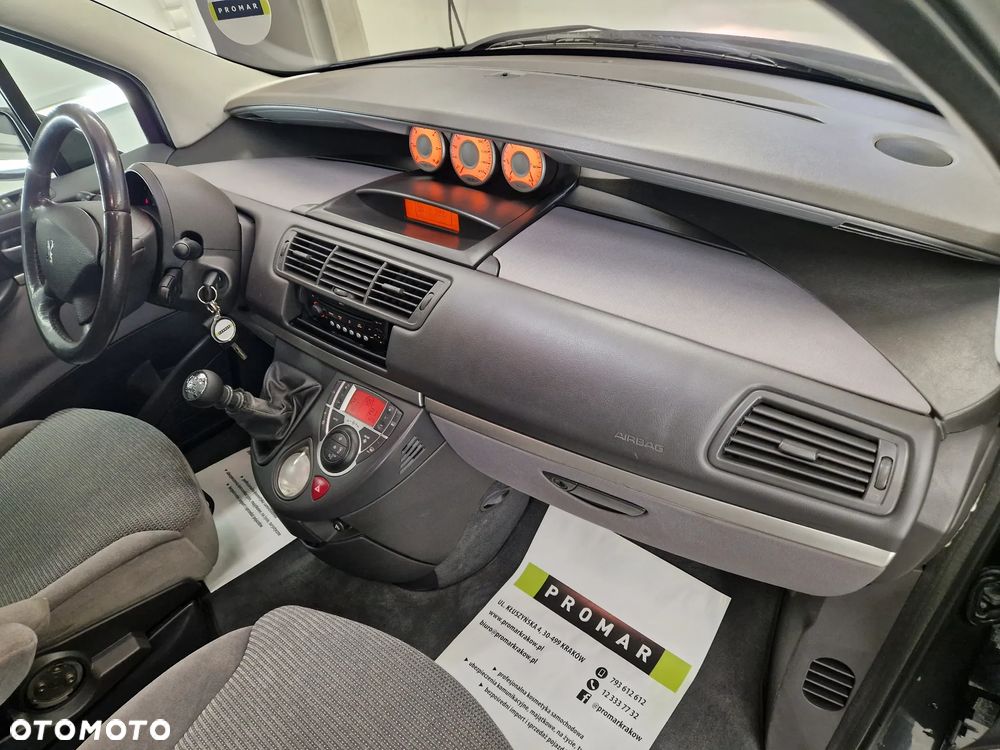 Peugeot 807 HDi 135 Family - 24