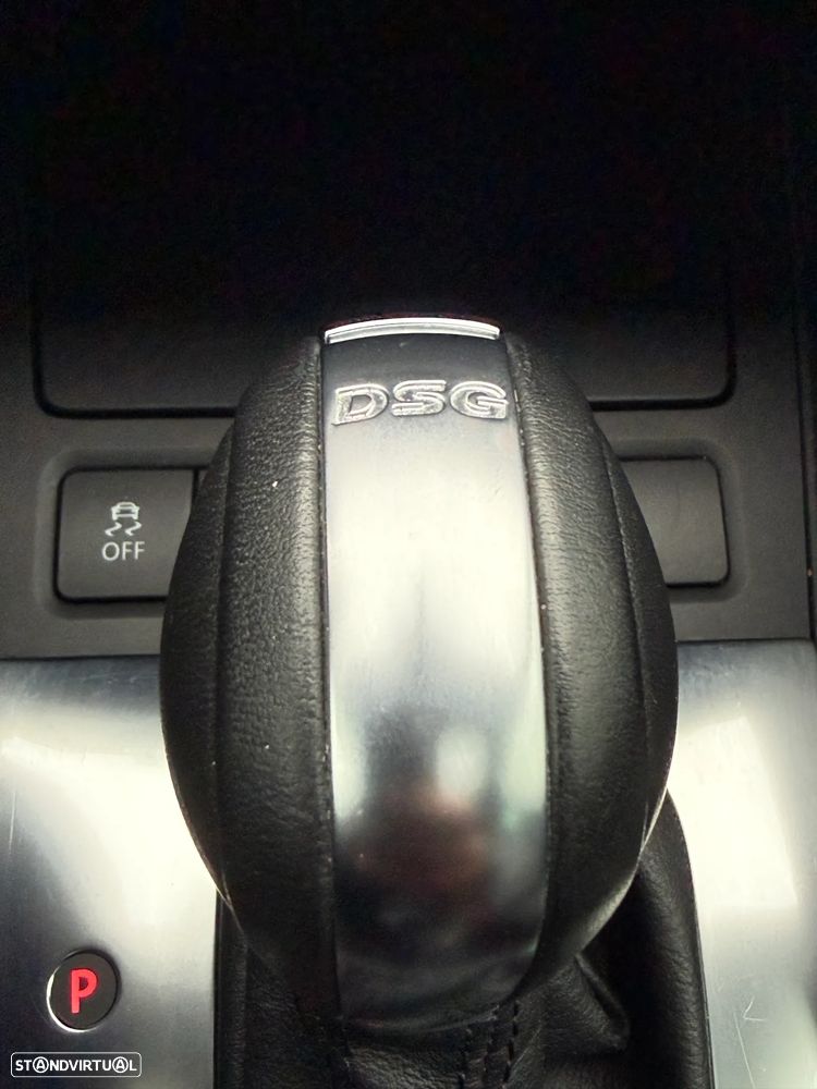 VW Golf 2.0 TDI Highline DSG - 38