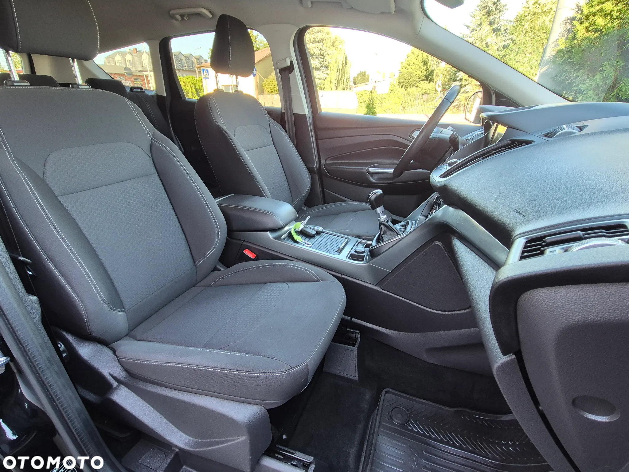 Ford Kuga - 32