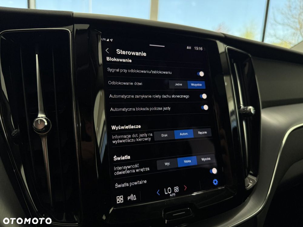 Volvo XC 60 T6 Plug-In Hybrid AWD Inscription - 36