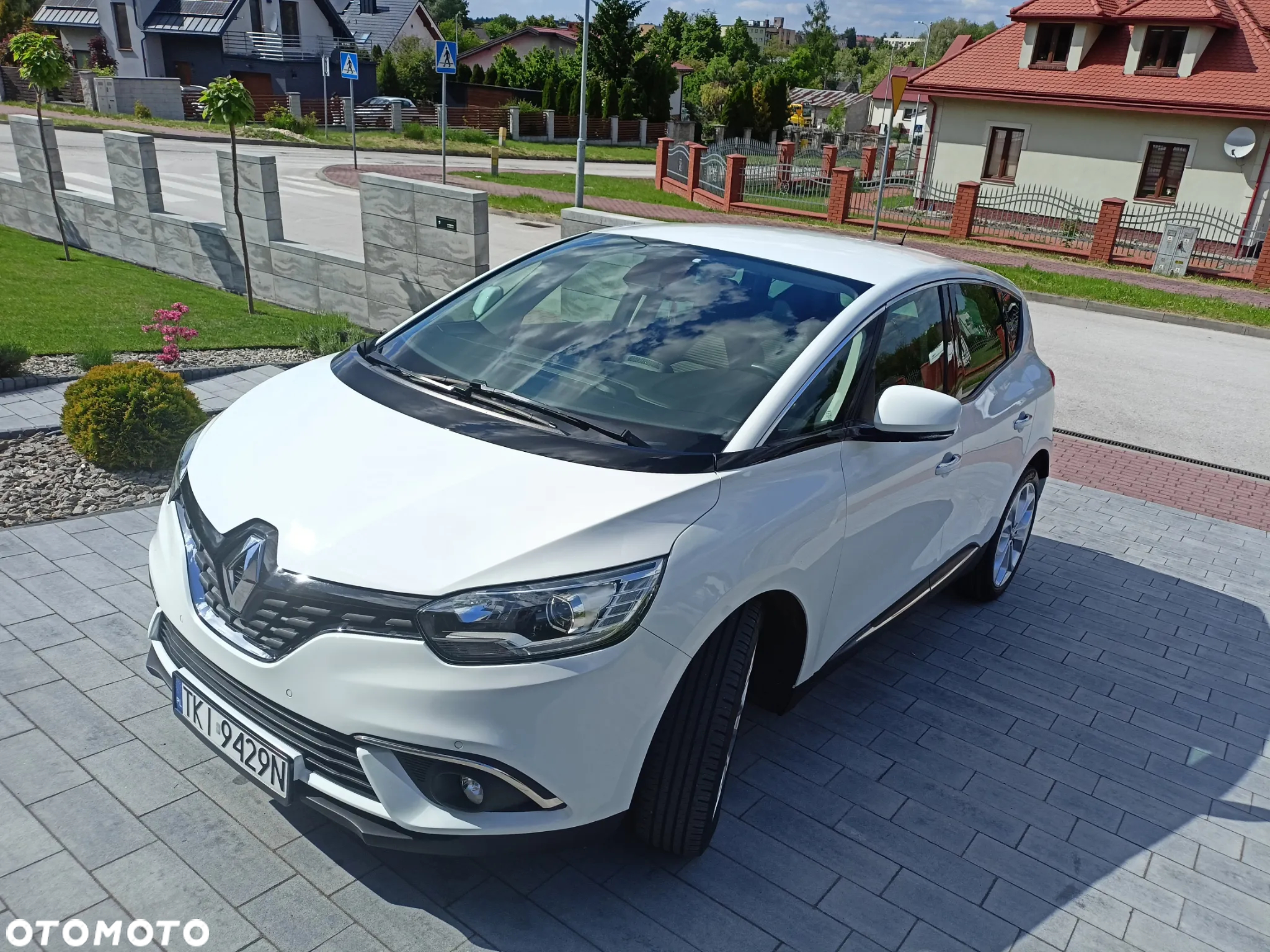 Renault Scenic 1.5 dCi Intens EDC - 11