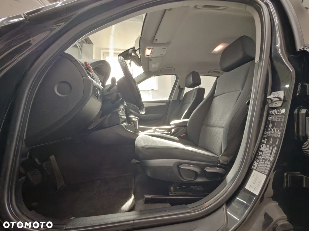 BMW X1 xDrive18d xLine - 25