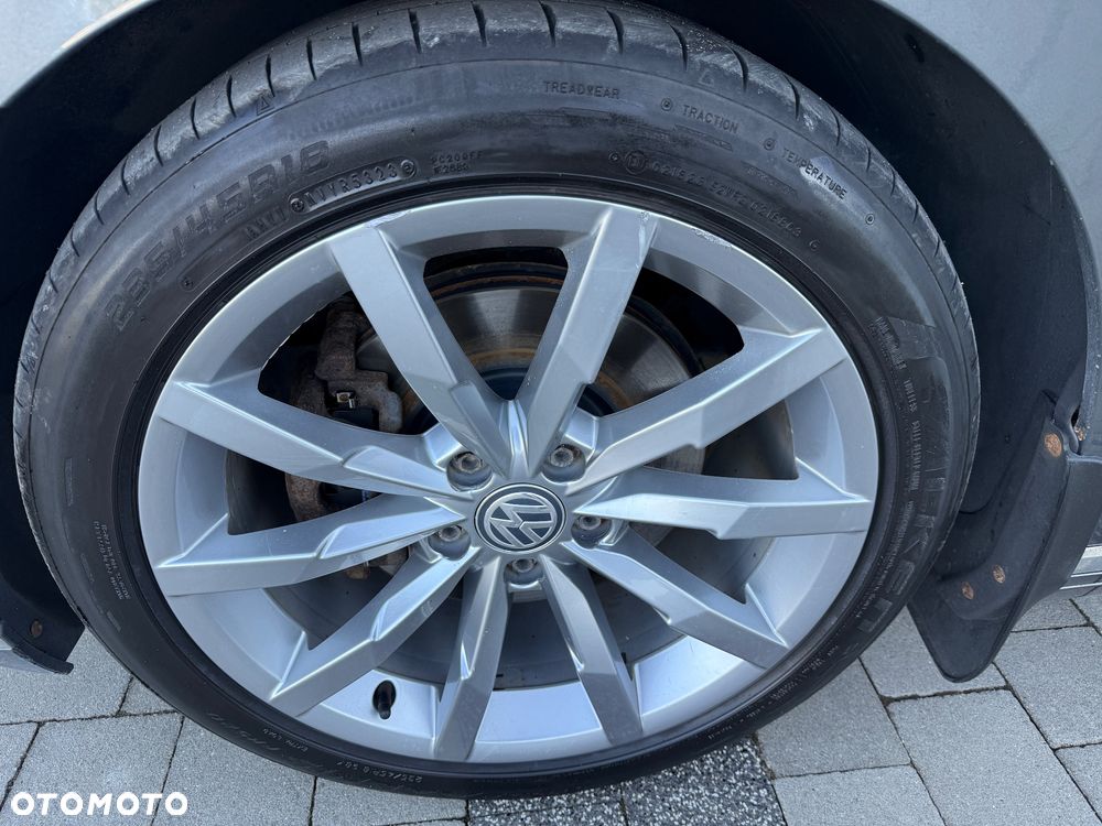 Volkswagen Passat 2.0 TDI SCR DSG 4Motion Elegance - 12