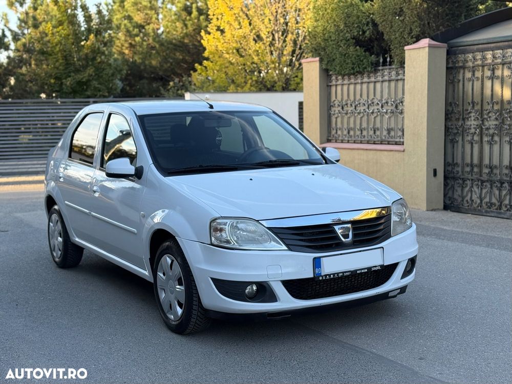 Dacia Logan 2012 photo 2