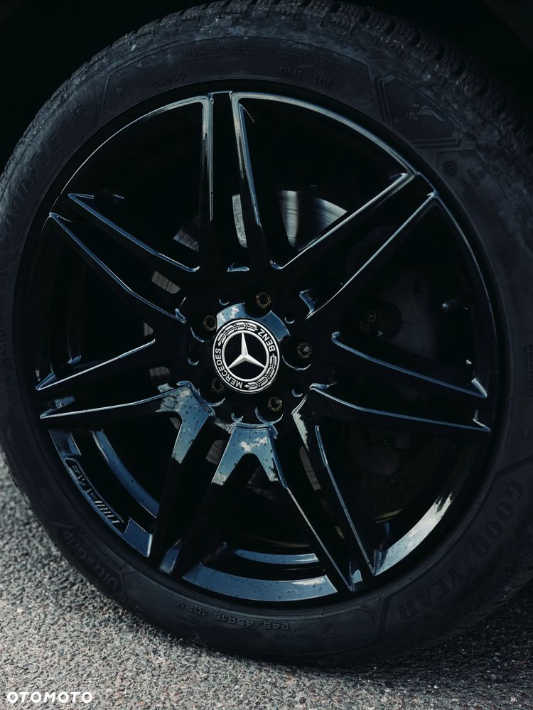 Mercedes-Benz Klasa V 300 d 4-Matic 9G-Tronic - 11