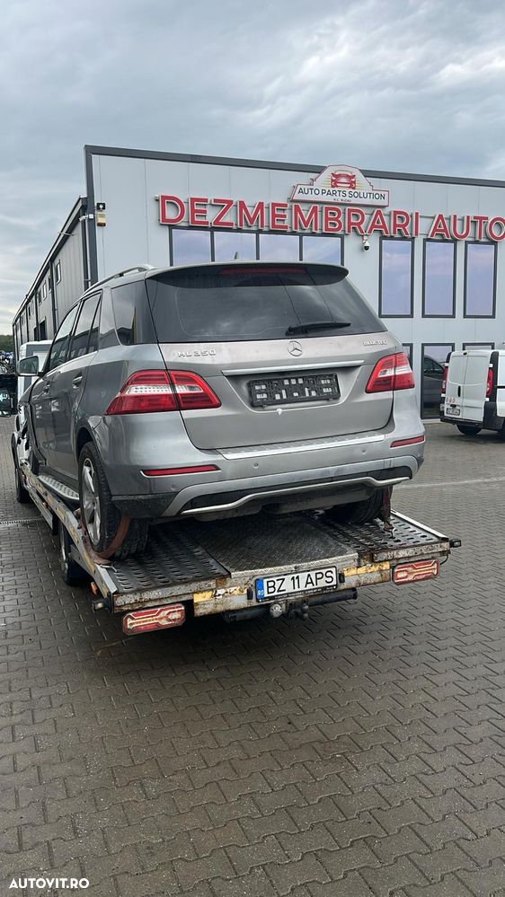 Dezmembram Mercedes Benz ML 3.0 diesel din 2014 - 3