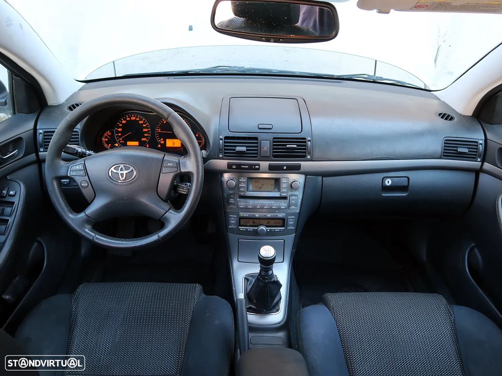 Toyota Avensis SW 2.0 D-4D Sol - 11